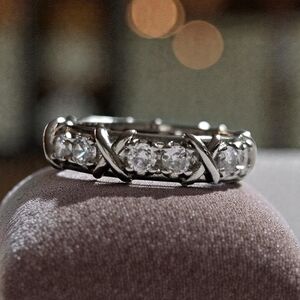 Sixteen Stone XOXO Ring